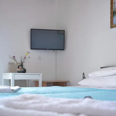 Granic Apartment *